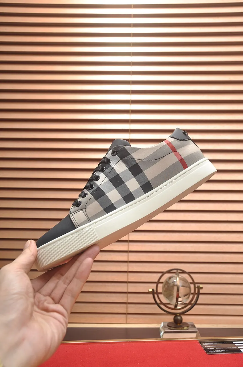 Men's shoes💰480💶[Burberry] (cowhide lining) classic low-top sneakers｜Imported cowhide with classic plaid fabric｜Cow leather lining｜Original outsole｜Fine workmanship and comfortable to wear Size: 38-44 (customized at 45)